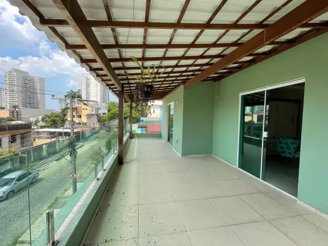 Alugo casa comercial ou residencial com 4 quartos na rua Ivan Vigne centro Nova Iguaçu
