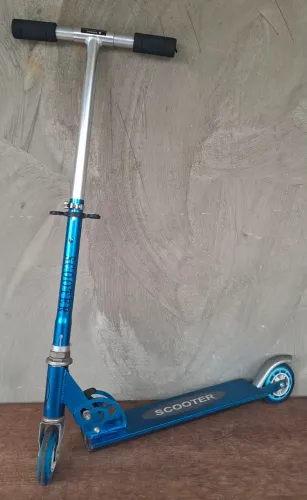 Vendo patinete infantil até 50k Scooter.