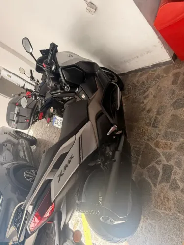 Vende-se X-Max 2025