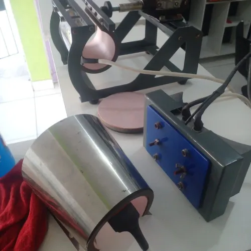 Máquina de estampar camisas,canecas e confecções de sandália