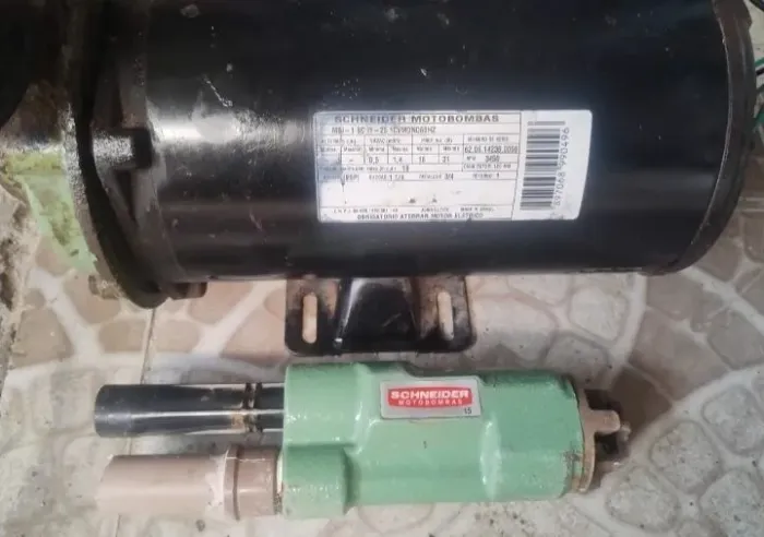 Bomba injetora Schneider 1 CV