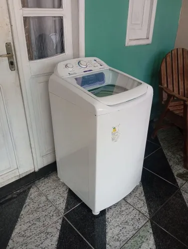 Máquina de lavar roupa Eletrolux 9 kilos 