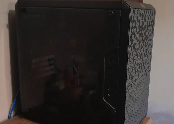 Gabinete Gamer Cooler Master Q300L