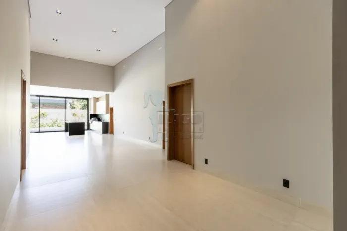 Casa térrea de 336m² com 03 suítes à venda em condomínio - Arara Verde