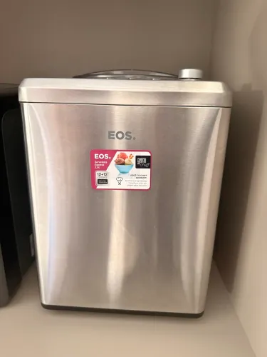 Sorveteira EOS 2,5l NOVINHA (com compressor)