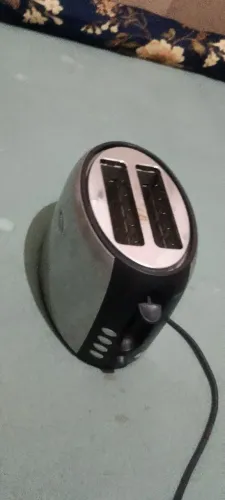 Torradeira Oster design moderno para 2 fatias