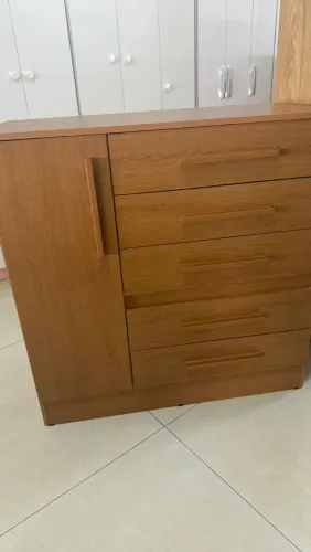 CÔMODA 5 GAVETAS E UMA PORTA NOVOS NA CAIXA FAZEMOS A ENTREGA GRÁTIS