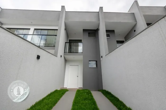 VENDA : Sobrado 2 suites na Escola Agricola em Blumenau.