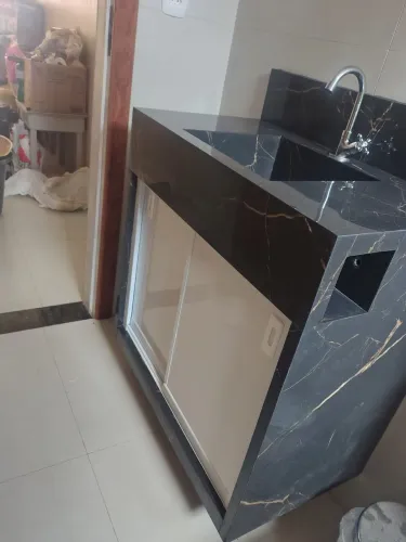 Lavatório com armário 