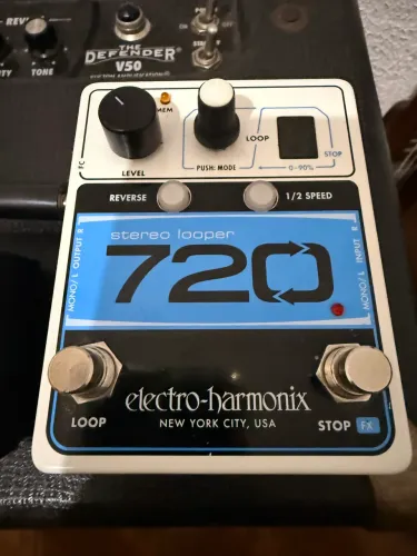 Pedal Looper Electro Harmonix 720 com pedal seletor 