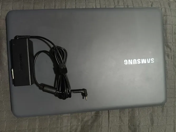 Notebook Samsung i3 7? Geração 