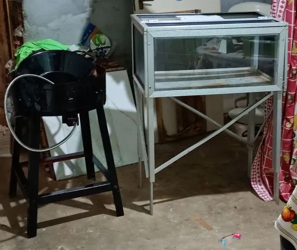 Vendo Trabuleiro e fogão de acarajé 650 reais tem algum avarias não atrapalha em nada não.