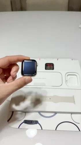 Apple Watch SE 3 40mm Starlight | Open Box | Novo