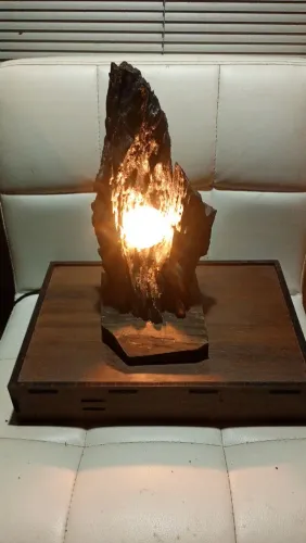 Luminárias de toco de madeira feito a mão