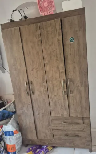 Armário Guarda-roupa 4 portas 2 gavetas