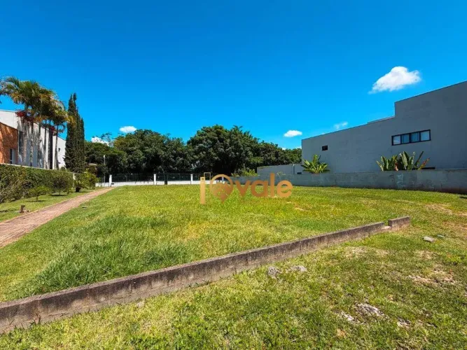 Terreno à venda, Condomínio Chácara Serimbura - São José dos Campos/SP