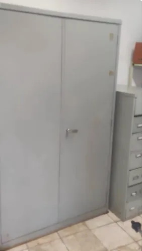 Armário de aço duas portas
