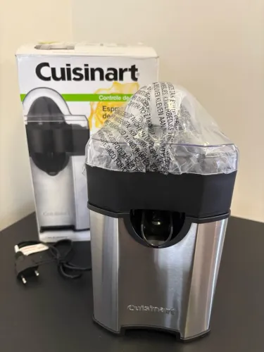 Espremedor de Sucos Elétrico Cuisinart em Aço Inox 110V - novo na caixa
