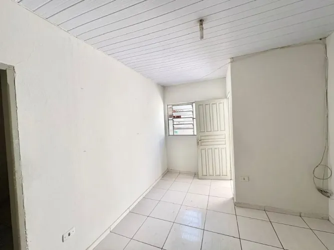 Casa com 2 dormitórios para alugar, 59 m² por R$ 1.169,99/mês - Vila Independência - Pirac