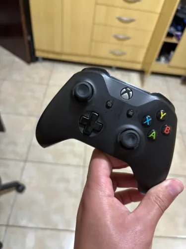 Controle Xbox one x pouco uso