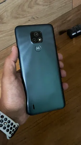 MOTO E7