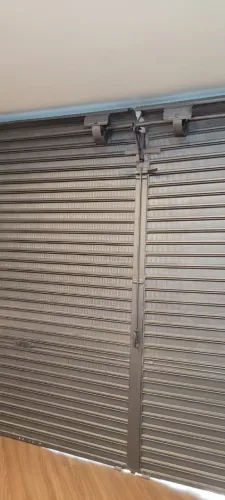 Portas de Enrolar de Aço - Manuais - Excelente Estado - 1,90x2,30m cada