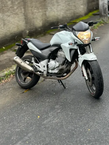 VENDO CB300R ANO 2014