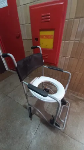 CADEIRA DE BANHO