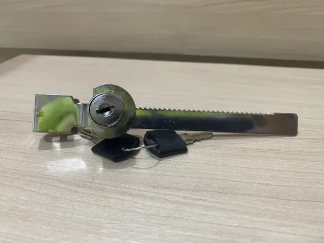 Fechadura Jacaré Para Vitrine E Portas De Vidro De Correr + 2 Chaves