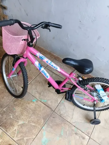 Venda de uma bicicleta infantil aro 20 feminina