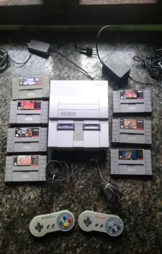 Vídeo Game Super Nintendo SNES semi novo funcionando perfe completo dois controle e 7 jog