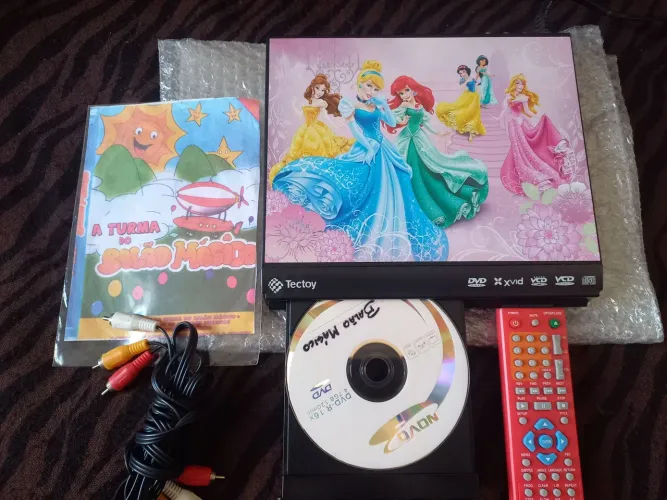 Dvd Tectoy dvt 100 com Princesas. Controle Remoto E Cabo av para tv.