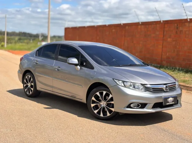 Honda Civic Sedan LXS 1.8/1.8 Flex 16V Aut. 4P 2014