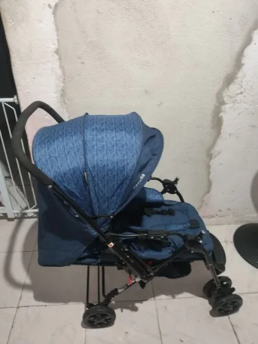 Carrinho de bebê + bebê conforto