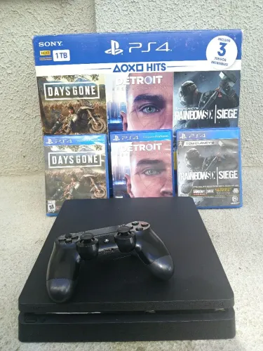 PlayStation 4 1TB (PS4 Slim)