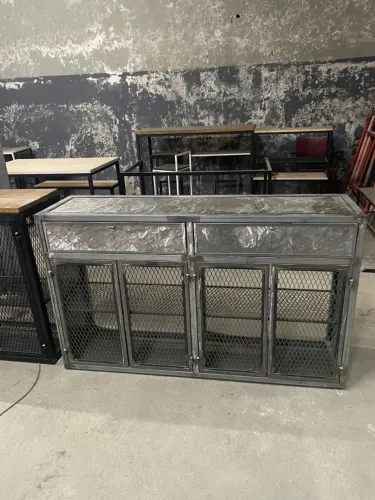 Aparador Industrial 100% Metálico com Verniz - PRONTA ENTREGA
