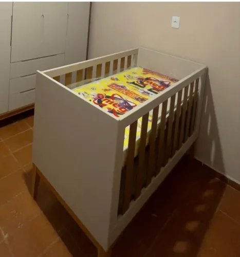 BERÇO ELFE RELLER QUE VIRA CAMA + COLCHÃO INCLUSO