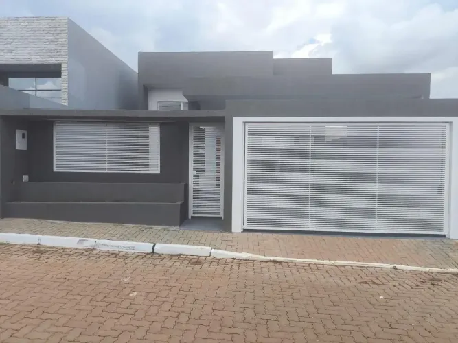 Casa na Ponte Alta em Condomínio Fechado