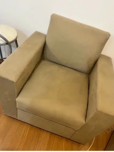 SOFÁ SEMI NOVO 