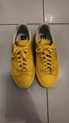 Vendo tênis amarelo novo por 85,00 - tamanho 36/37