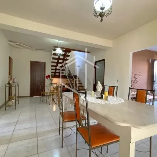 CASA | 5 QUARTOS | 8 VAGAS - PALMARES