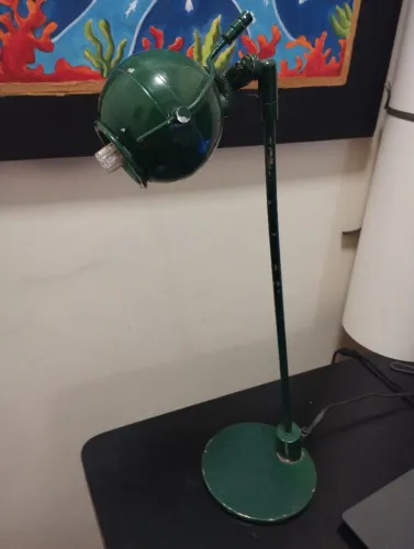 Luminária de mesa antiga. 
