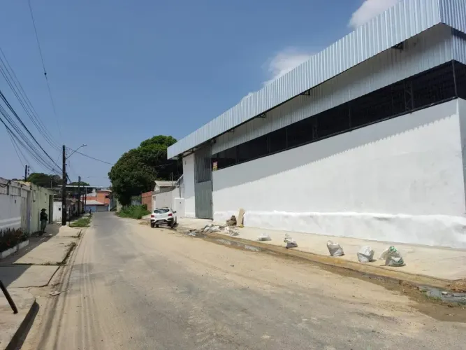Galpão para aluguel com 300 metros quadrados em São José Operário - Manaus AM