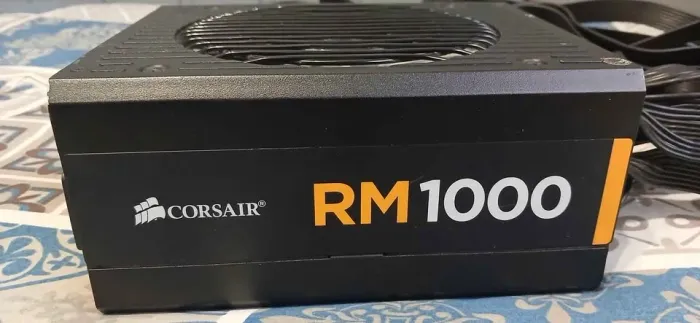 Fonte corsair RM 1000