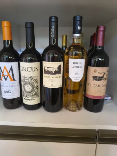 Vinhos exóticos pra colecionadores de bom paladar , altíssima qualidade.