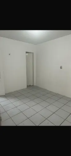 Alugo casa