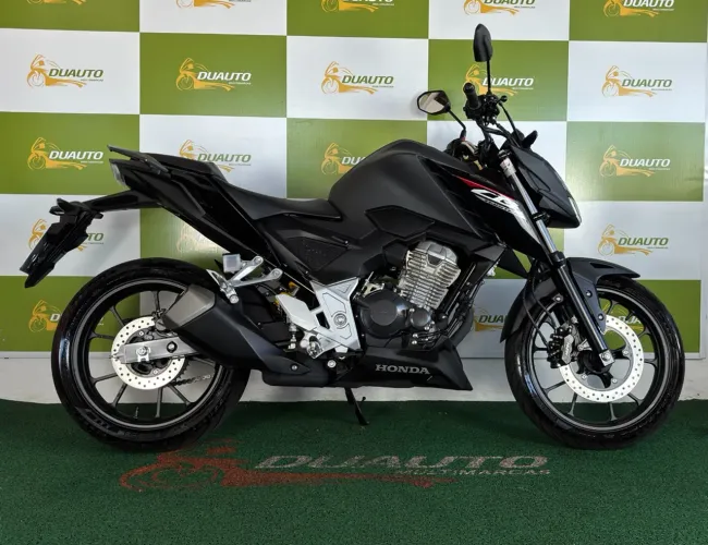 Honda CB 300F CBS 2025 IMPECÁVEL COM APENAS 500KM RODADOS MOTO SEM DETALHES 