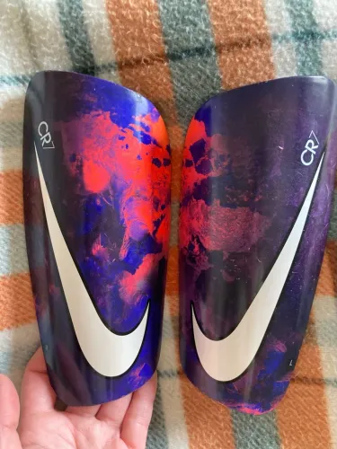 Caneleira Nike cr7