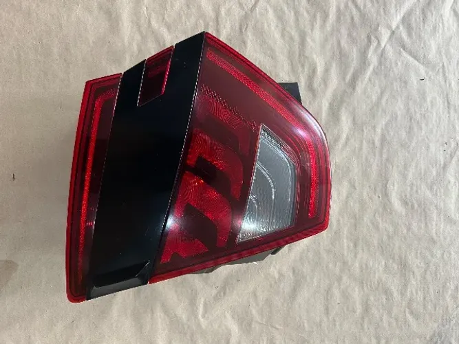 Lanterna lado direito Hyundai Creta 2022-24