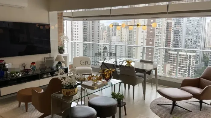 Apartamento - Jardim das Acácias - 2 Suítes - 103m².